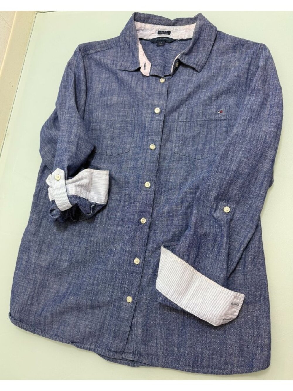 Tommy Hilfiger Shirt Women's Large L Chambray Tab Roll Up Long Sleeve Button Up